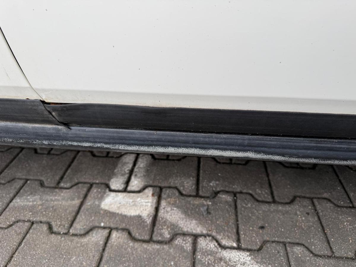 Audi 100 C4 original Tür hinten links L90E Alpinweiss Rohbau Limo BJ91